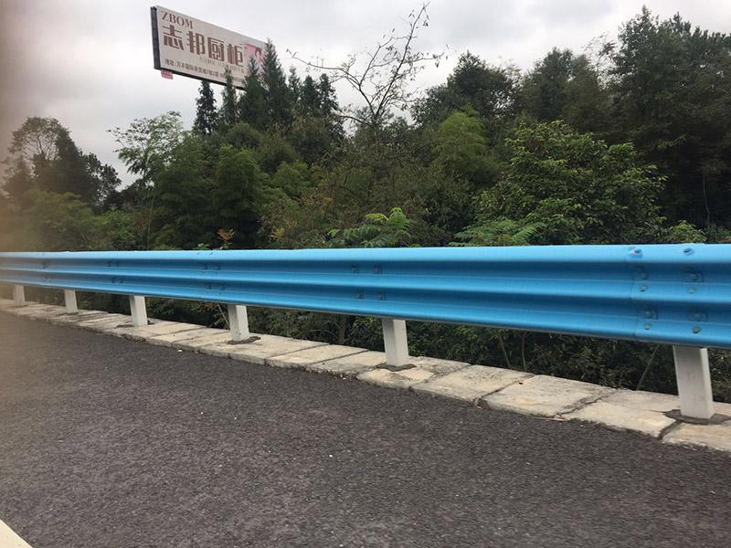 甘肅三波護(hù)欄板